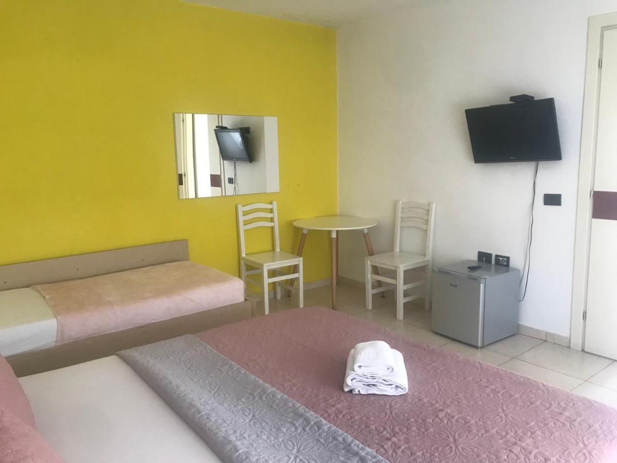 Orange Villa Hotel Tiranë Luaran gambar